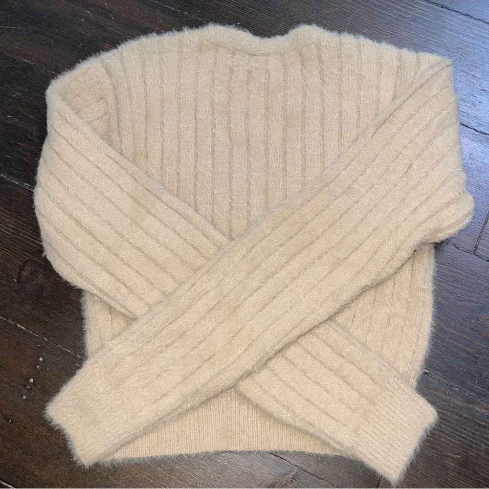 UO Maddie Fuzzy Fitted Cardigain - Picture 5 of 5